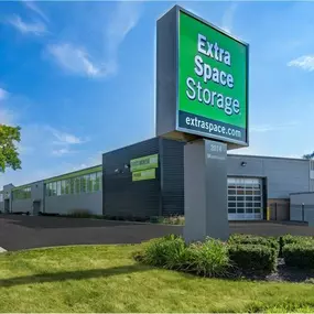 Beauty Image - Extra Space Storage at 2074 Mannheim Rd, Des Plaines, IL 60018
