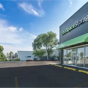 Alternate Beauty Image - Extra Space Storage at 2074 Mannheim Rd, Des Plaines, IL 60018