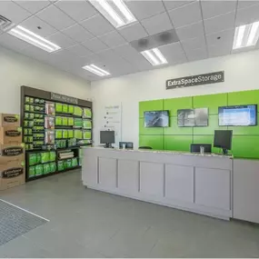 Office - Extra Space Storage at 2074 Mannheim Rd, Des Plaines, IL 60018