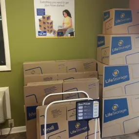 3367_Moving Boxes