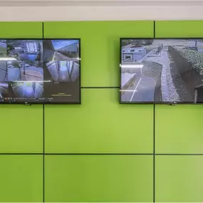 Security Screens - Extra Space Storage at 2526 Ritchie Ave, Crescent Springs, KY 41017