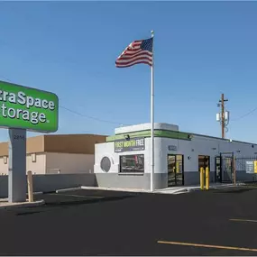 Beauty Image - Extra Space Storage at 2816 W Thomas Road, Phoenix, AZ 85017