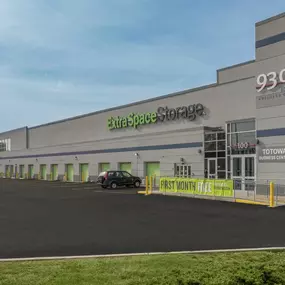 Beauty Image - Extra Space Storage at 930 Riverview Dr, Totowa, NJ 07512