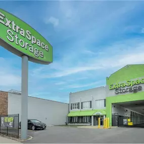 Beauty Image - Extra Space Storage at 5921 S Western Ave, Chicago, IL 60636