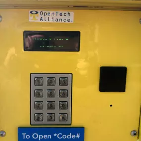 3273_Gate