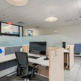 Discover modular office interiors, raised floors, and adaptable workplace solutions by Faciliteq.