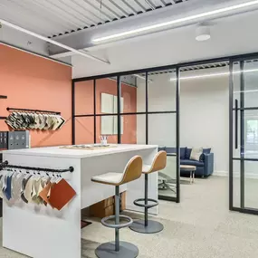 Discover modular office interiors, raised floors, and adaptable workplace solutions by Faciliteq.