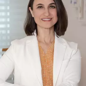 Bild von Dr. Dragieva Aesthetics | Dermatologie | Hautverjüngung | Eigenfettbehandlung