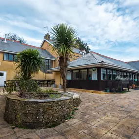Resident's Garden at Barchester - Southerndown Care Home in Chipping Norton
