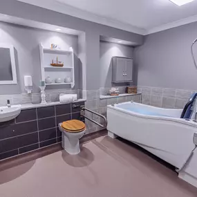 Spa Bathroom at Barchester - Southerndown Care Home in Chipping Norton