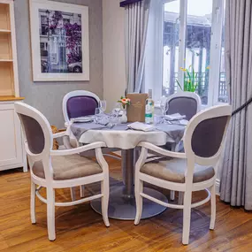 Dining at Barchester - Southerndown Care Home in Chipping Norton