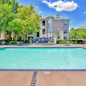 Bentley Place Apartments Pool