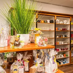 Ansicht des Teehaus Erfurt – Teefachgeschäft für exklusive Tees, stilvolle Geschenkideen, Weihnachtsgeschenke und Firmengeschenke. Das Teehaus befindet sich im Herzen von Erfurt und ist die erste Adresse für Teegenuss und Präsente in Erfurt, Weimar, Jena, Gotha und Arnstadt. Entdecken Sie über 400 Teesorten, liebevoll verpackte Geschenke und persönliche Beratung in gemütlicher Atmosphäre.