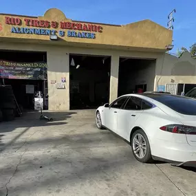 Mecánica y Llantas-RIO Tires & Mechanic