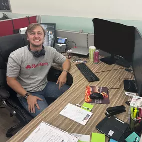 ✨MEET THE TEAM✨
This is Michael Bloodworth, and he has been with State Farm for 2 1/2 months! Having the opportunity to work with a great group of people while also making a difference in our customers' lives is why he is excited to work at Andrew Smith State Farm. He has a wife and a daughter that he enjoys spending time with as well as volunteering at his church, going to the gym and playing softball! ????????️‍♂️
