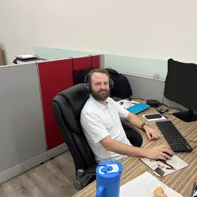 ✨MEET THE TEAM✨
This is Wes Trussell, and he has been with State Farm for 2 months. He loves the culture and competitiveness at State Farm as well as the family atmosphere. In his free time, Wes likes to spend time with his wife and two daughters! He loves watching football and basketball and playing video games! ????????