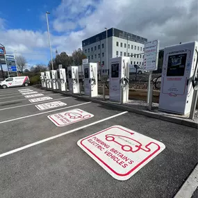 A spacious InstaVolt charging site at Oak Retail Park, Dudley, offering ultra-rapid chargers alongside key retailers like Aldi and Wickes. Ideal for convenient top-ups while shopping or working nearby.