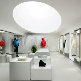 Bild von Canada Goose Paris - Champs Elysées