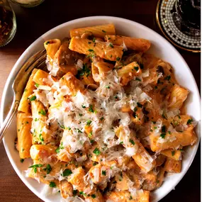 italian sausage, mushrooms, garlic, tomato cream