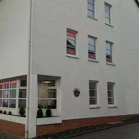 Springe Außenansicht