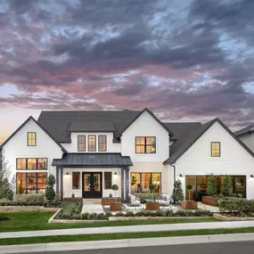 Stunning Rollinghill Modern Farmhouse exterior