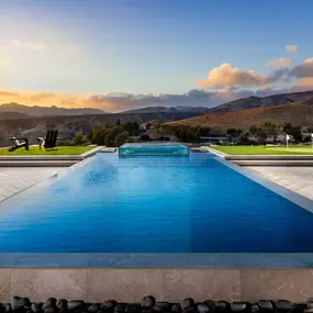 Expansive home sites