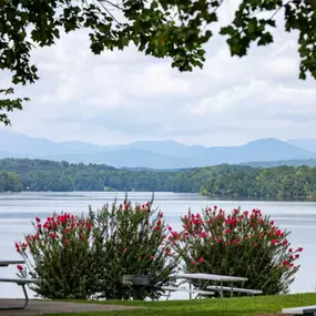 Minutes from the beautiful Lake Robinson
