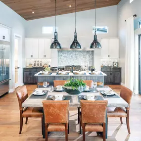 Well-equipped kitchens with adjacent casual dining areas