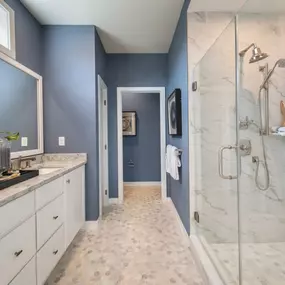 Modern primary bathrooms