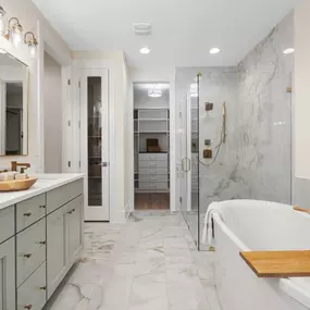 Spa-inspired primary bathrooms