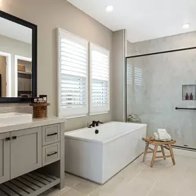 Spa-inspired primary bathrooms