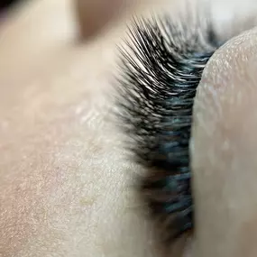 MOÈ Nails & Beauty Dichte und perfekt gesetzte Wimpernextensions in Augsburg – für einen intensiven Augenaufschlag.