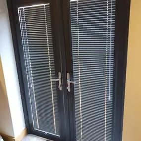 Bild von Blinds with BLU