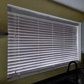 Bild von Blinds with BLU
