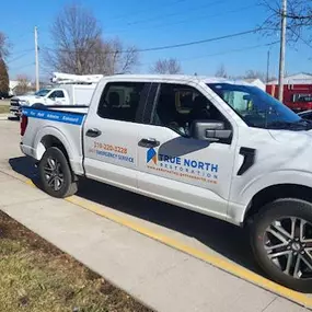 Bild von True North Restoration - Corridor