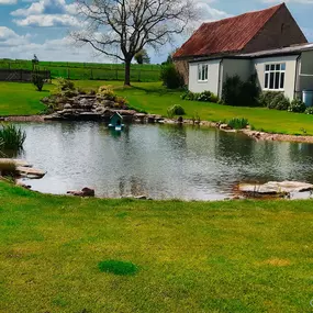 Bild von Waterfalls Naturally Ltd