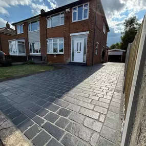 Bild von HTS Paving & Driveways Ltd