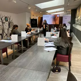 Bild von By Danielle Alexandra - Hair Extension Courses UK