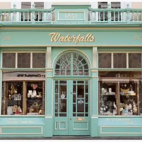 Bild von Waterfalls Gift & Coffee Shop