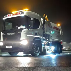 Bild von R J Lander Ltd