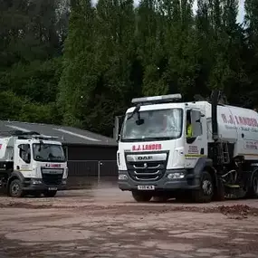 Bild von R J Lander Ltd