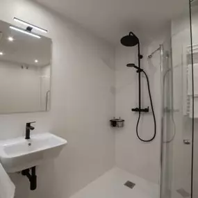 255541828.jpg