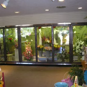 Local flower shop located in Dallas, TX. Flower Delivery Dallas is voted your best local flower shop with same day delivery to Dallas, TX available.