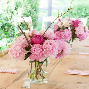 Fresh peonies delivery to Dallas, TX.  Order your flower arrangement online with same day flower delivery to Dallas, TX.