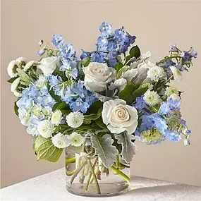 Gorgeous fresh cut flowers hand delivered same day to Dallas, TX.  Order your flowers online and send flowers to dallas with same day delivery