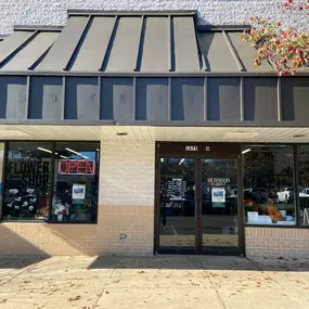 The outside front of Herndon Florist.