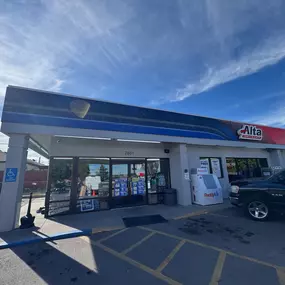 Bild von CoinFlip Bitcoin ATM - Alta Convenience (Pueblo)