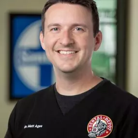 Dr. Matt Agee comes to us from the University of Oklahoma College of Dentistry. Dr. Agee has always had a passion for service and he loves that dentistry helps him directly serve his patients–whether that is helping alleviate pain, improving their smiles, or just listening to their concerns.