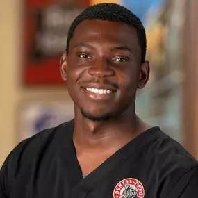 Dr. Seun Olaniran attended college at Bethel University and dental school at the University of Oklahoma College of Dentistry. Born in Nigeria, Dr. Olaniran has wanted to pursue a career in health care for as long as he can remember. After volunteering at a local dental clinic, it became clear to him that a career in dentistry was the right choice.