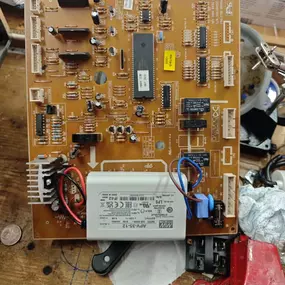 reparacion-placa-eletronica-santa-coloma.jpg